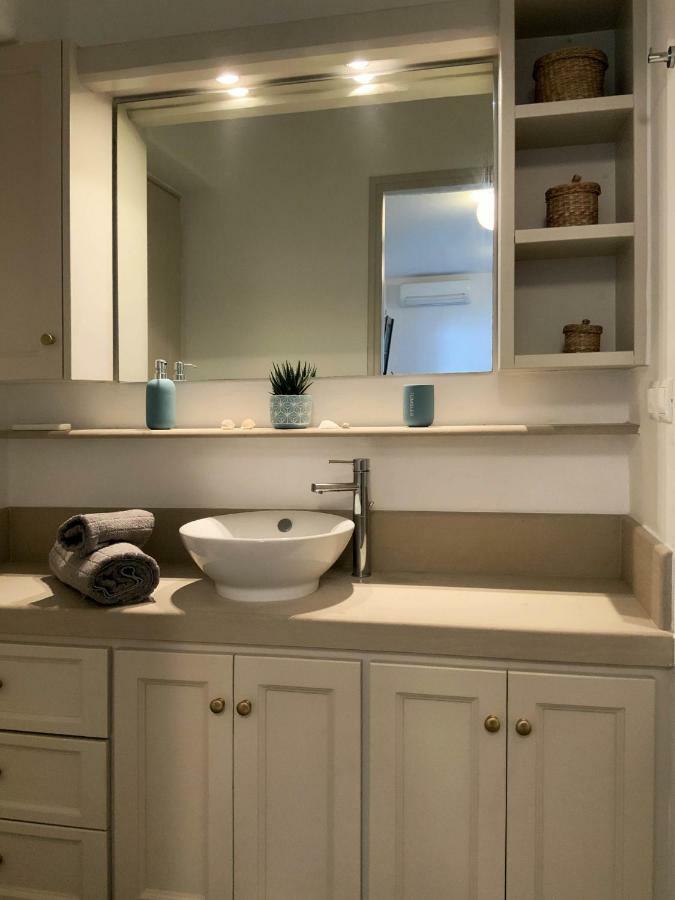 Ioulis Aqua Blue, Only 100 Meters From The Beach Of Gialiskari מראה חיצוני תמונה